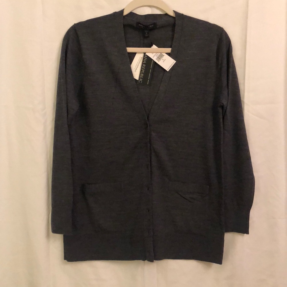 NWT Banana Republic Merino Boyfriend Cardigan, size S petite, Charcoal